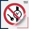 sticker autocollant objets métalliques et montres interdits